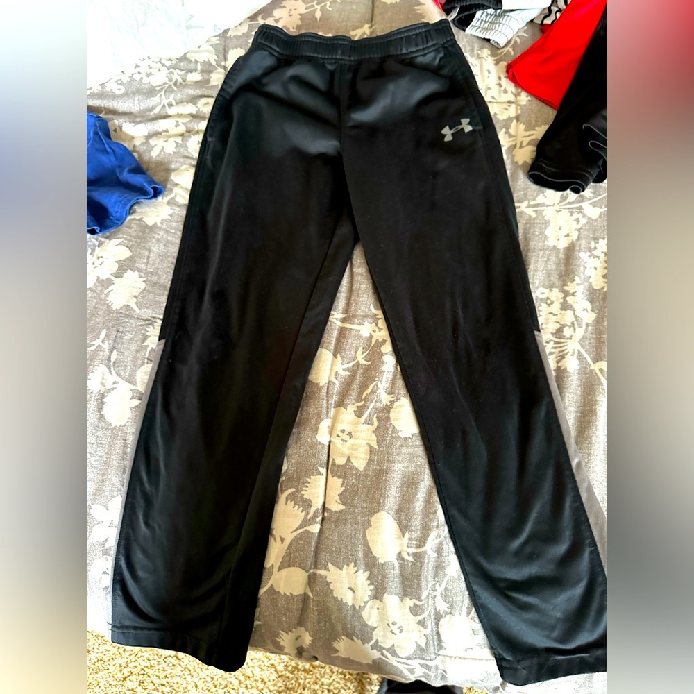 Under armour  boys size 7 pants  black